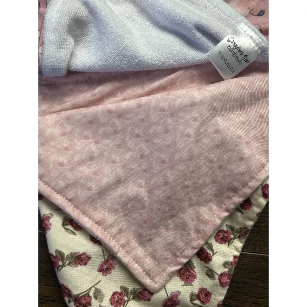 3 Pack Bandana Style Baby Bibs NWOT Pink Floral‎